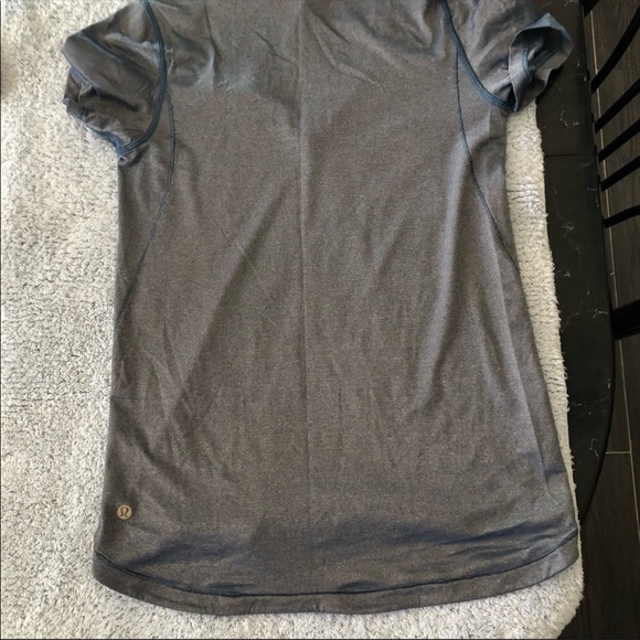 Lululemon V neck tee - Picture 2 of 7